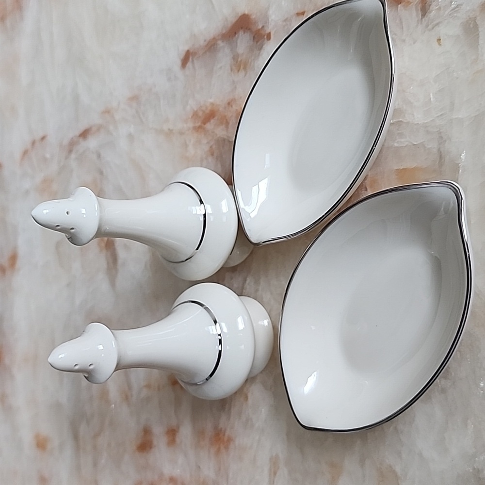Lenox Regency Collection Platinum Salt/Peppershakers & Trinket Dish Set